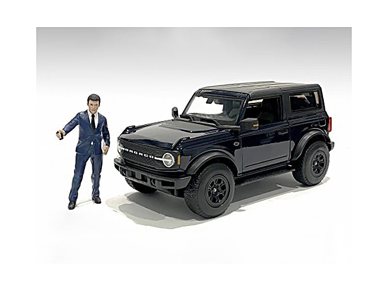 "The Dealership" Male Salesperson Figurine for 1/24 Scale Models by American Diorama free shipping USA - Rapid Vehicles