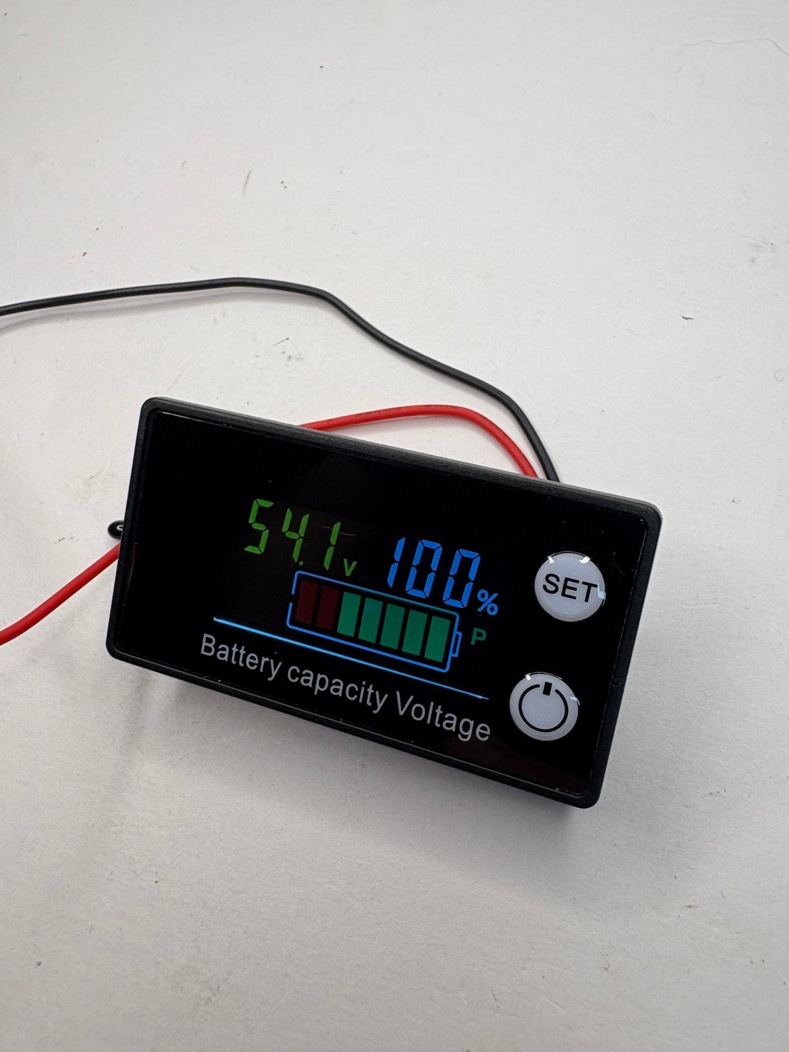 VEVOR Plug-in-Play Voltage Display - Rapid Vehicles